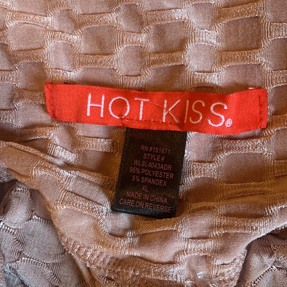 🌹(NWT) Hot Kiss • Peachy Pink Super Stretchy Ribbed Fashion Leggings - Picture 8 of 10